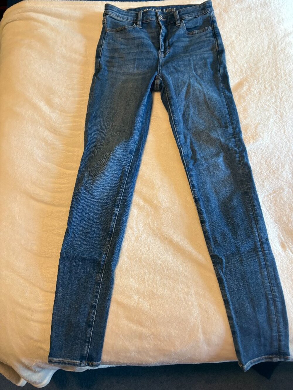 American Eagle High-Waisted Skinny Jegging - Medium Wash - Size 0 Regular